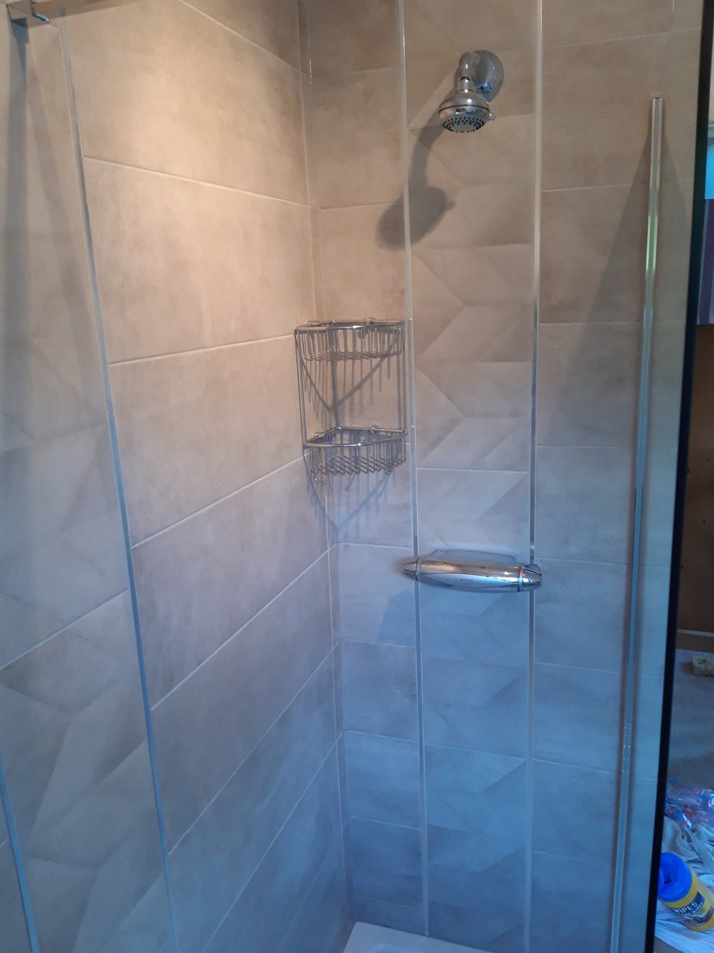 shower-room-shower-head-shower-tiles